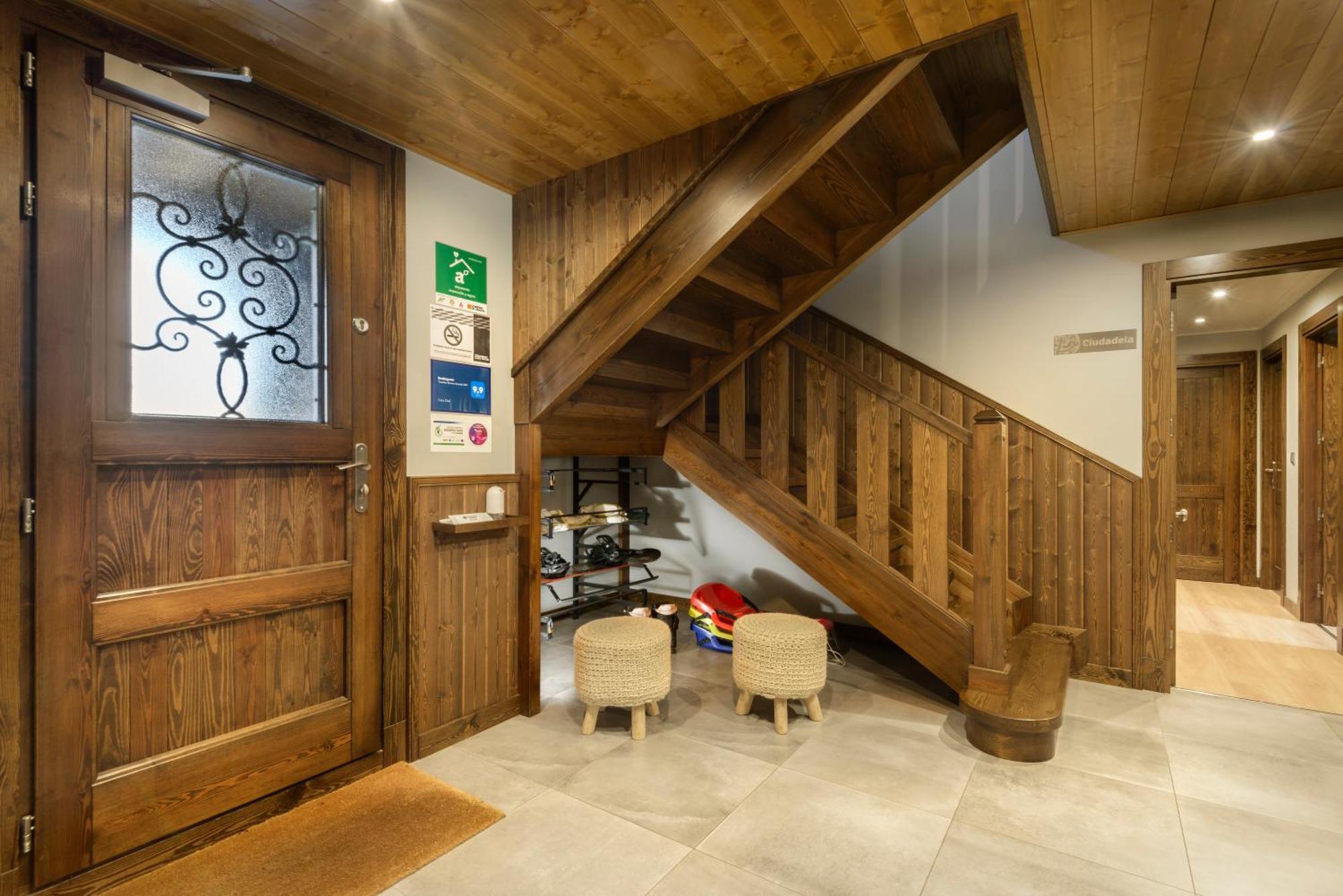 Casa Otal Lägenhet Jaca Exteriör bild